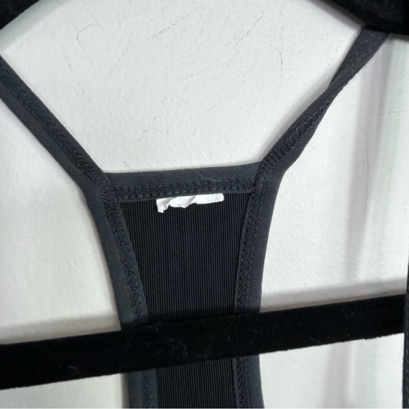 Fabletics printed norwalk built in bra work out tank‎ - Picture 5 of 9